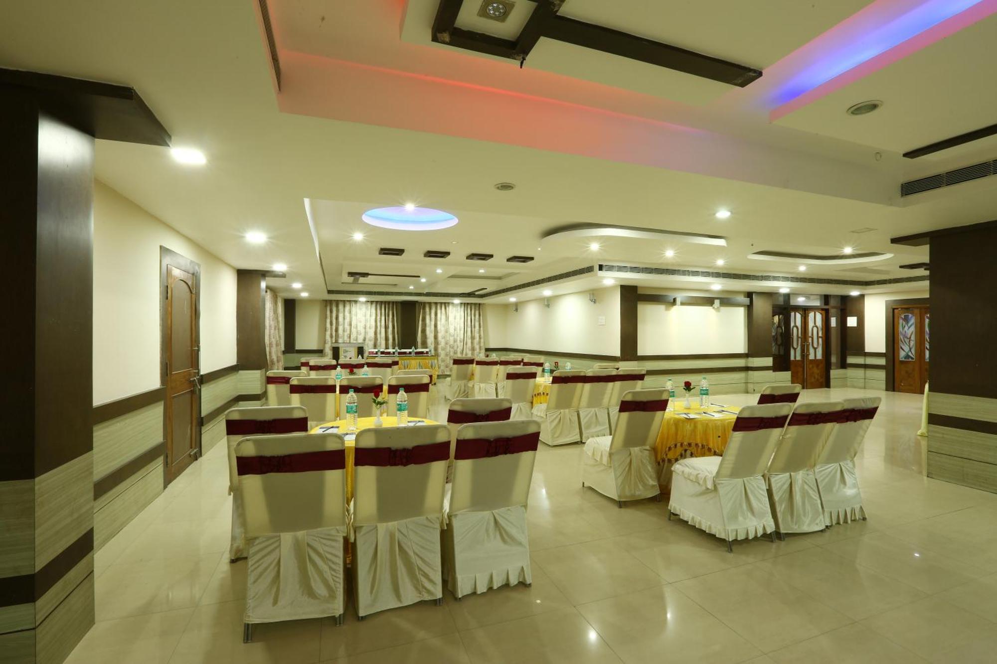 Hotel Luxury Stay Delhi Airport Нью-Дели Экстерьер фото