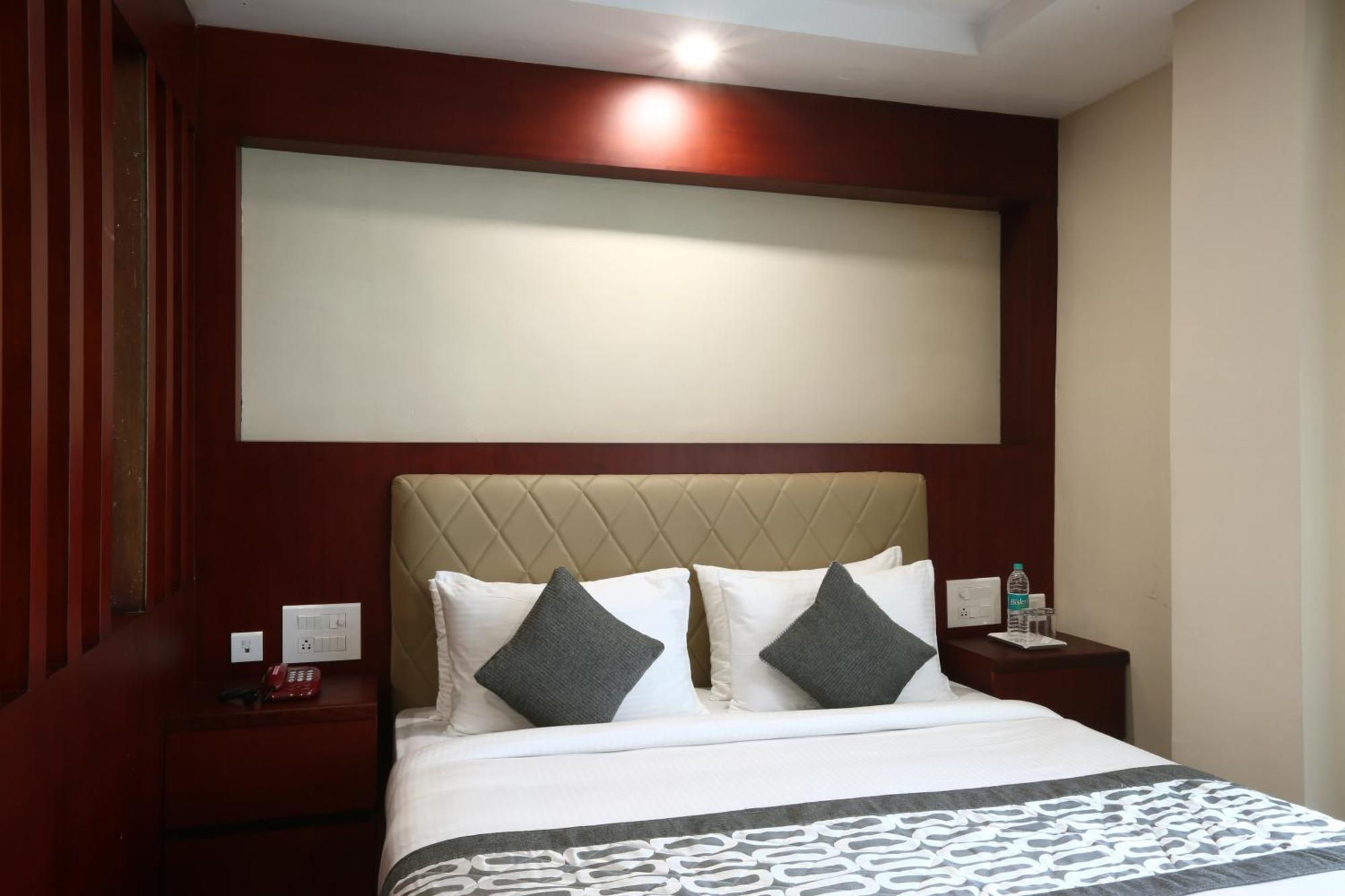 Hotel Luxury Stay Delhi Airport Нью-Дели Экстерьер фото