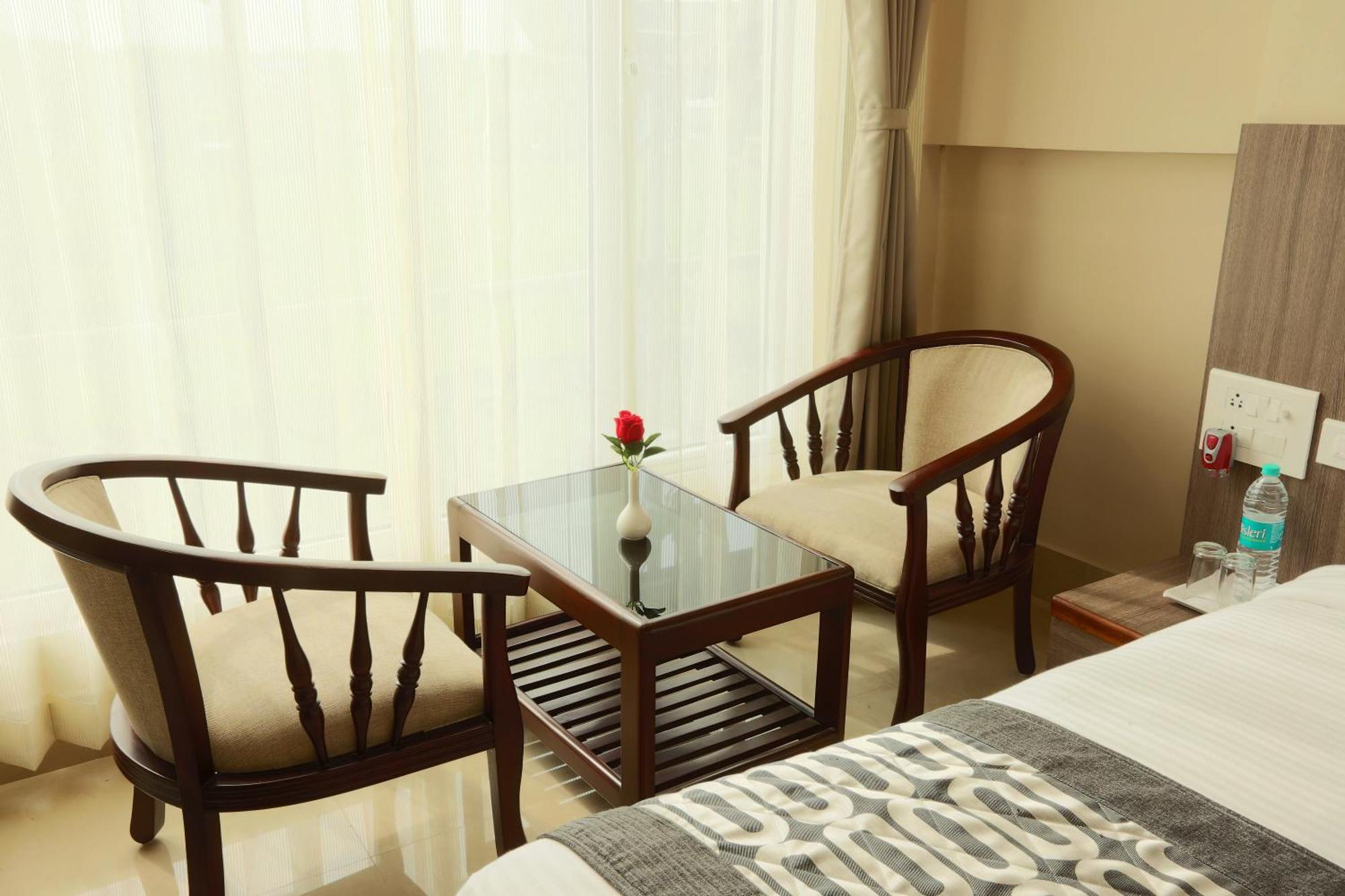 Hotel Luxury Stay Delhi Airport Нью-Дели Экстерьер фото