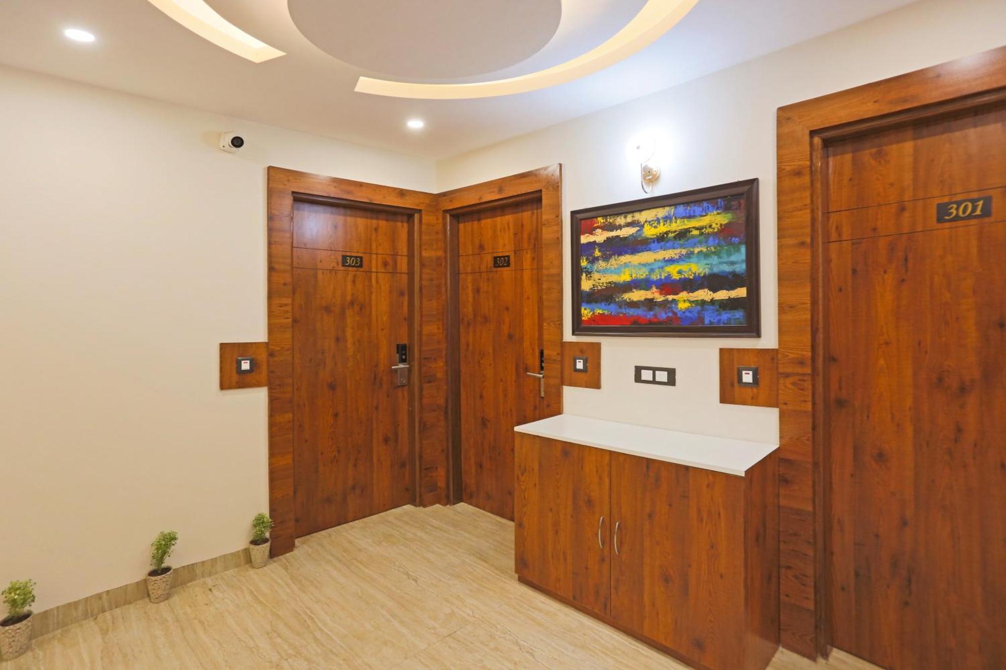 Hotel Luxury Stay Delhi Airport Нью-Дели Экстерьер фото