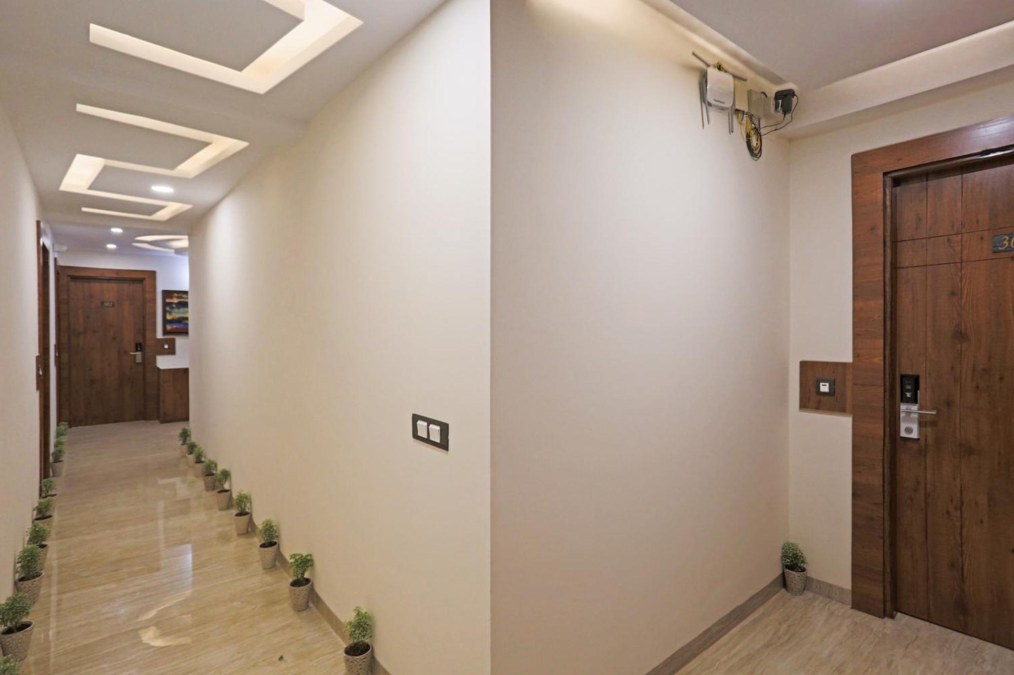 Hotel Luxury Stay Delhi Airport Нью-Дели Экстерьер фото