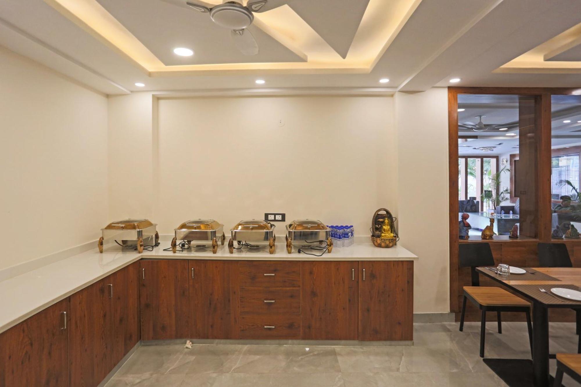 Hotel Luxury Stay Delhi Airport Нью-Дели Экстерьер фото