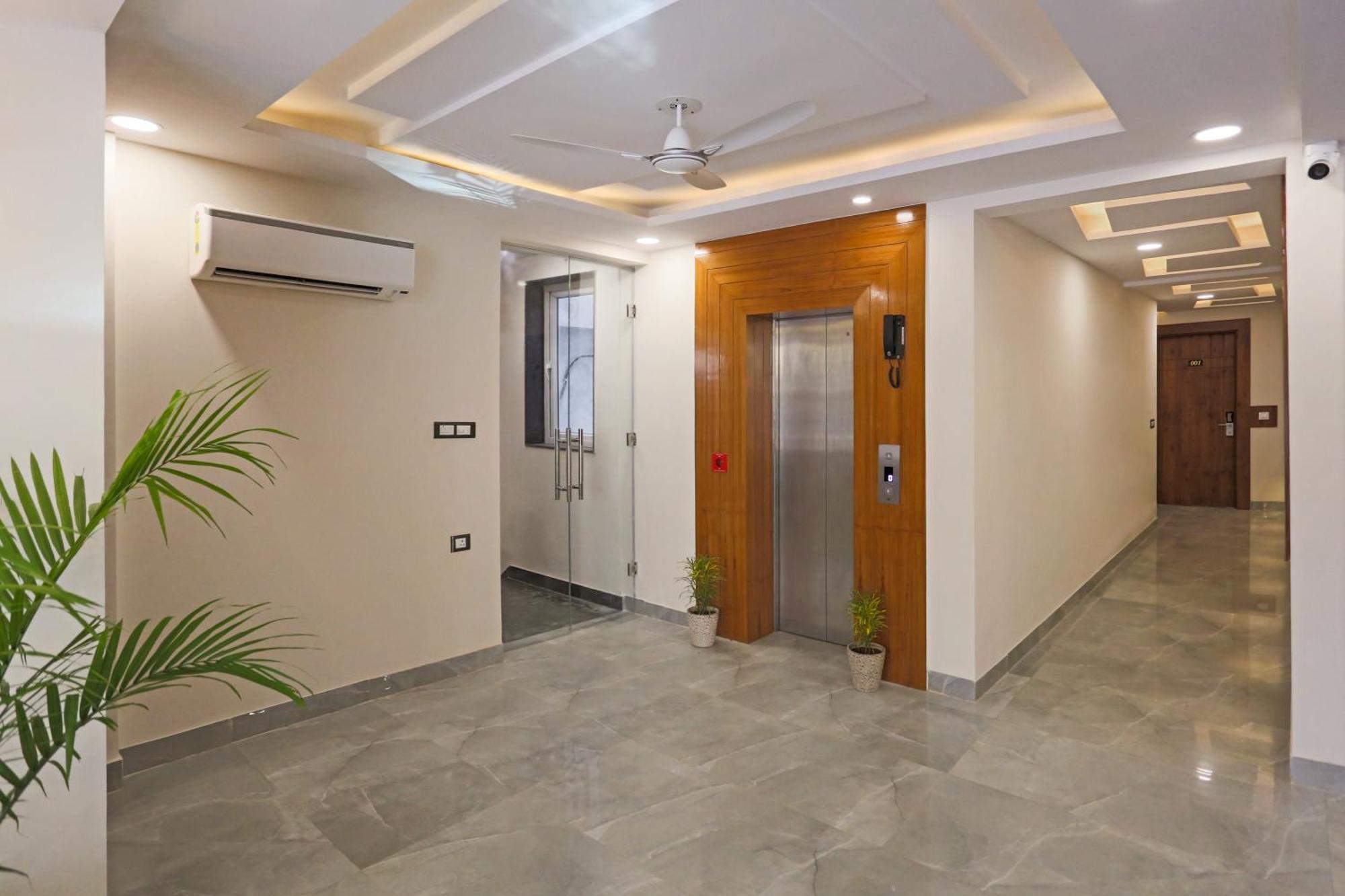Hotel Luxury Stay Delhi Airport Нью-Дели Экстерьер фото