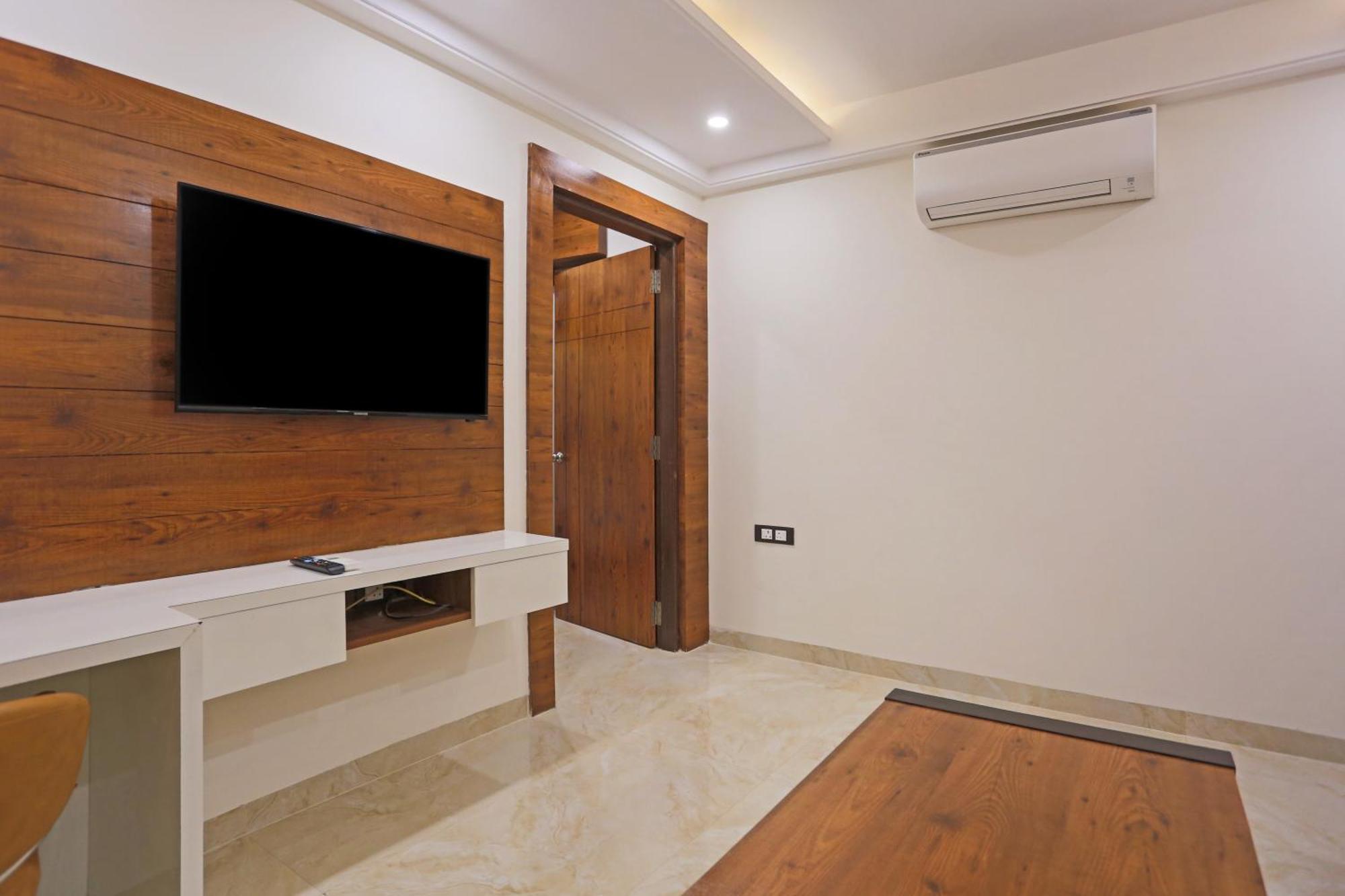 Hotel Luxury Stay Delhi Airport Нью-Дели Экстерьер фото