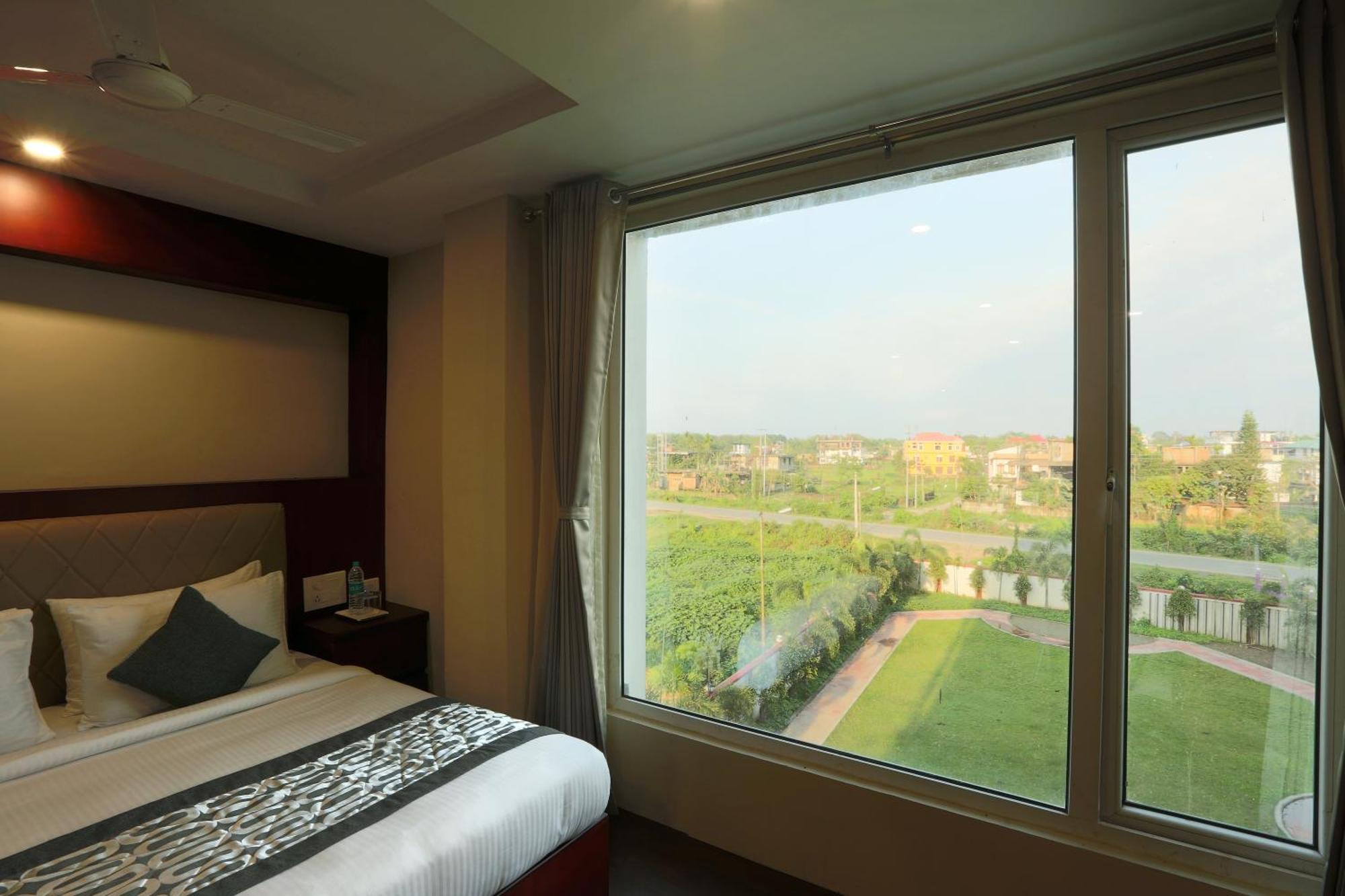 Hotel Luxury Stay Delhi Airport Нью-Дели Экстерьер фото